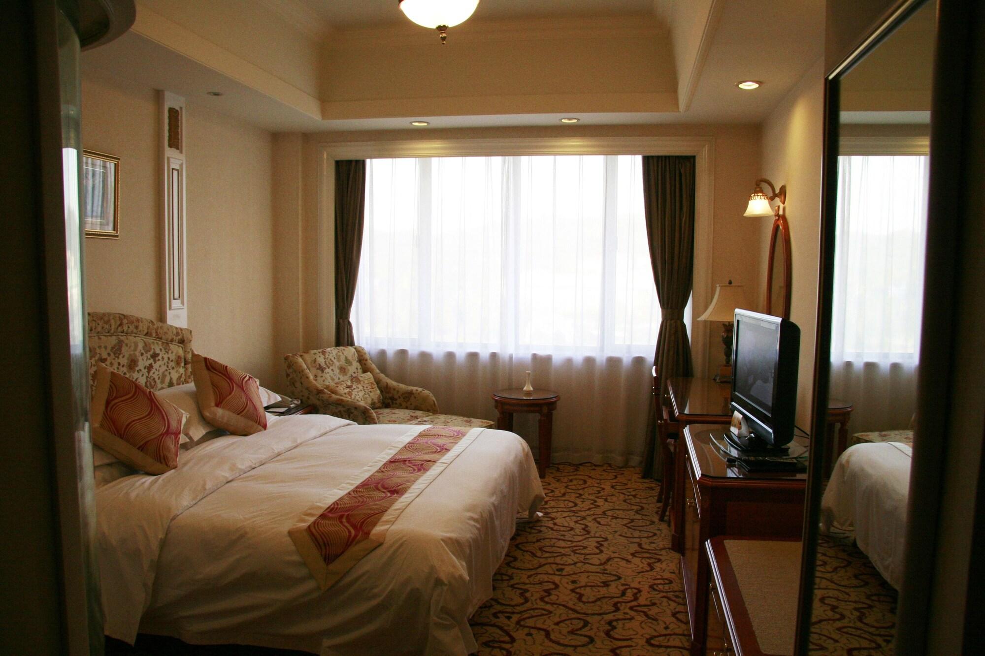 Huiquan Dynasty Hotel Qingdao Exterior foto